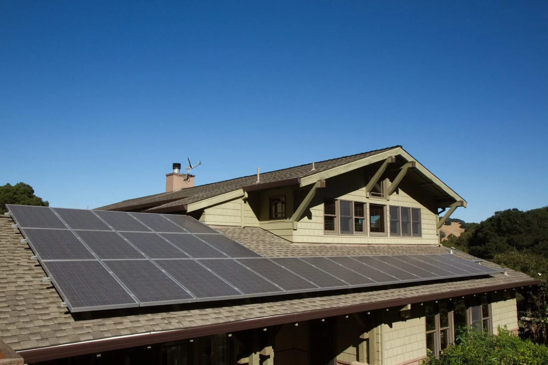 11 Common Solar Panel Issues and How to Fix Them