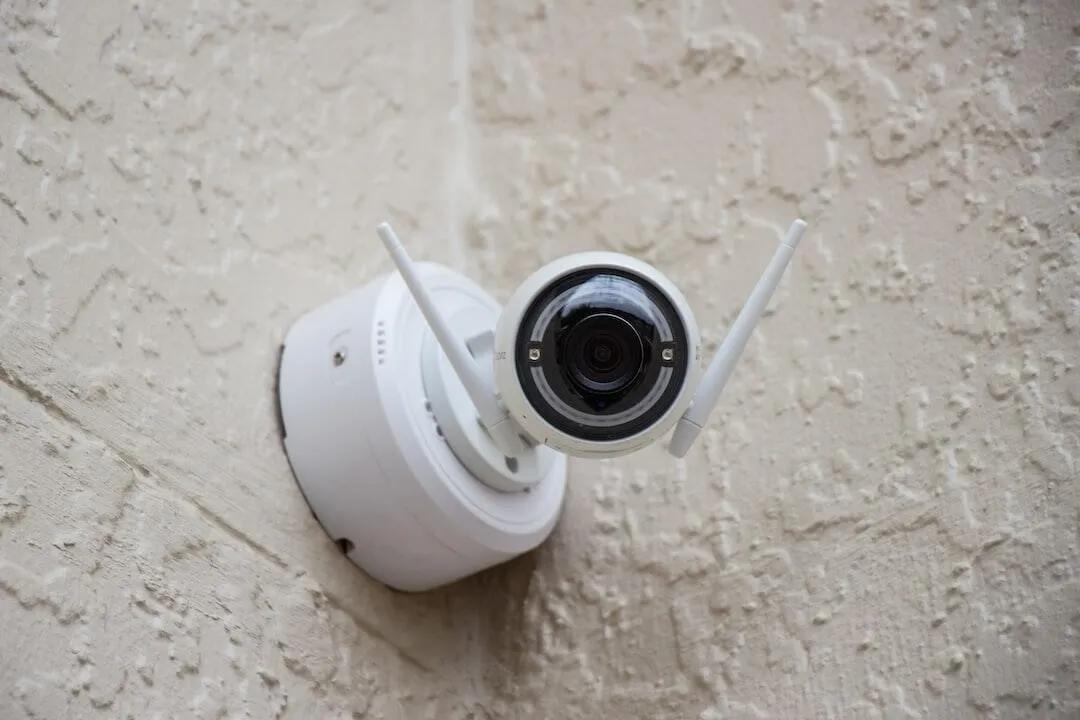 security camera with microphone